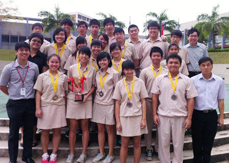 Gia đình nghèo cho con du học